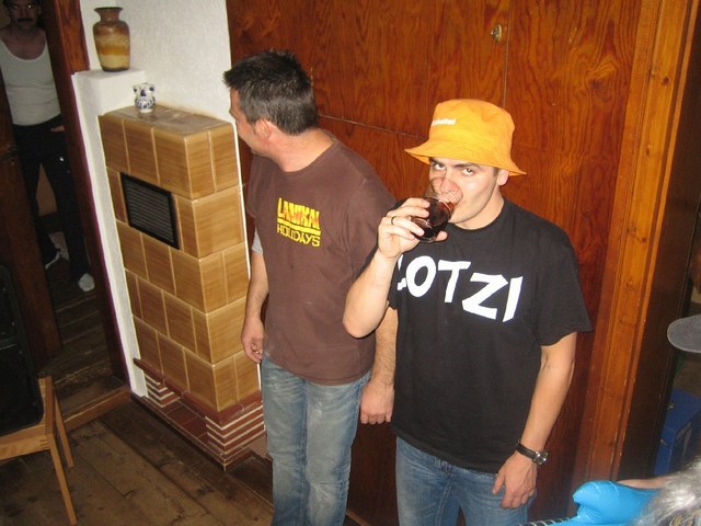 Image 402 of 456  -  73 kB