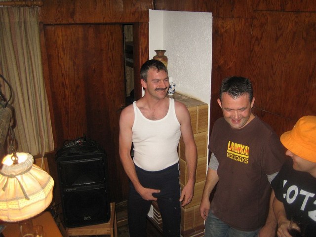 Image 403 of 456  -  67 kB